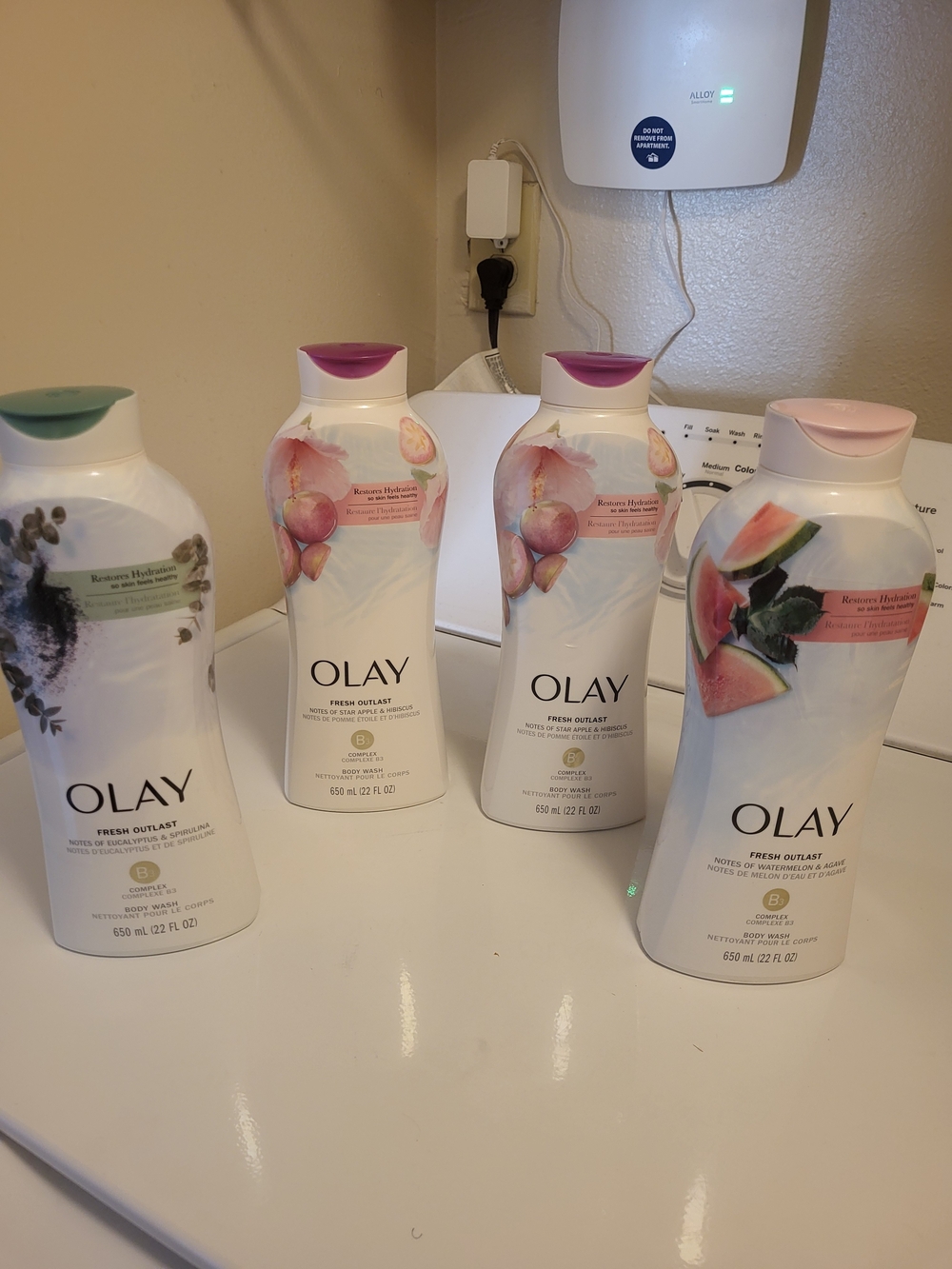 Olay Fresh Outlast Body Wash - Assorted Fruit Scents (Set of 4)